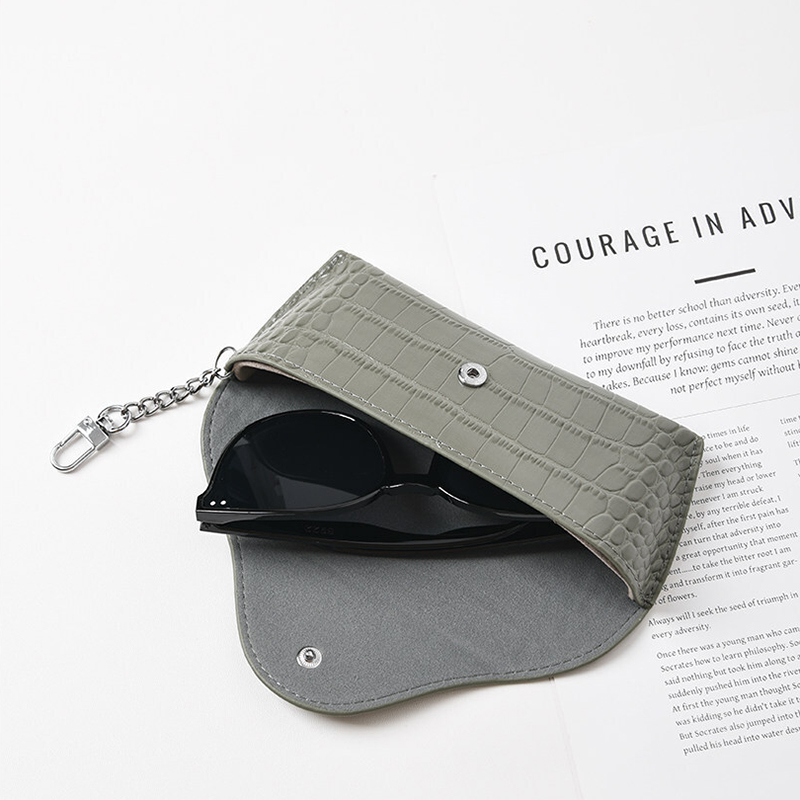 Borsa per Occhiali in Vera Pel - Sunglass Retainer Cord recensione e prezzo